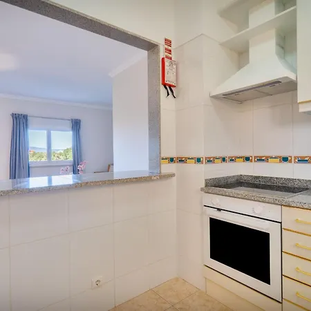 Apartament Sunny 1bdr Flat With Pool In Vau By Lovelystay *