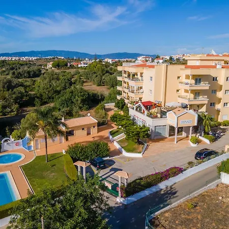 Apartament Sunny 1bdr Flat With Pool In Vau By Lovelystay