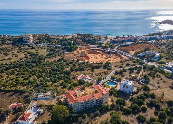 Apartment Sunny 1bdr Flat With Pool In Vau By Lovelystay