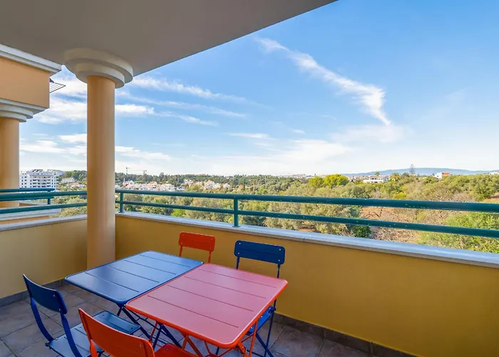 Sunny 1bdr Flat With Pool In Vau By Lovelystay Apartment