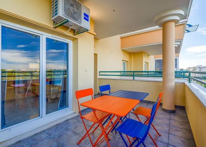 Apartment Sunny 1bdr Flat With Pool In Vau By Lovelystay *