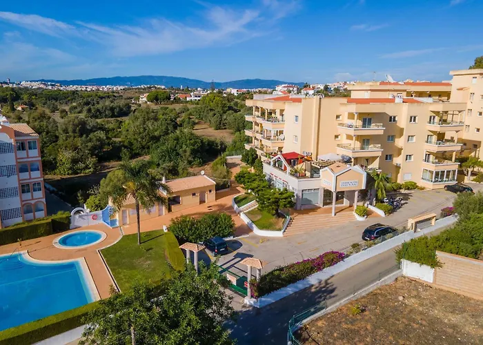 Apartment Sunny 1bdr Flat With Pool In Vau By Lovelystay