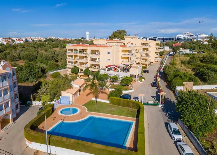 Sunny 1bdr Flat With Pool In Vau By Lovelystay Apartment Portimão