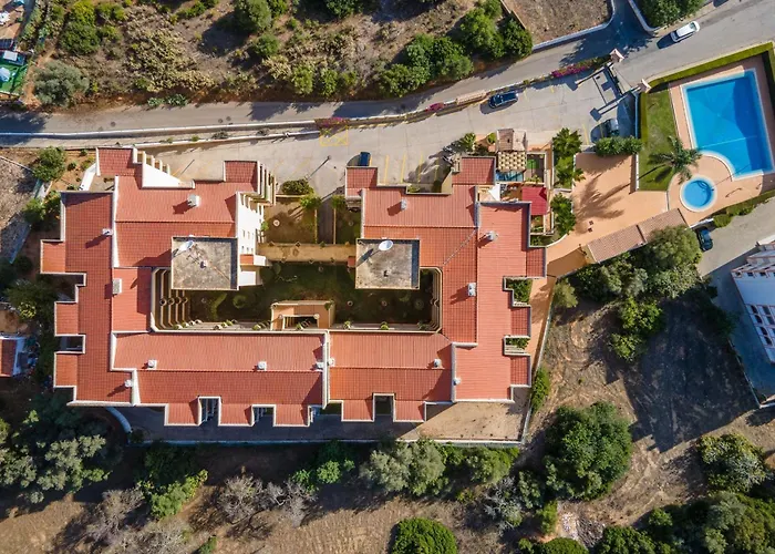 Apartment Sunny 1bdr Flat With Pool In Vau By Lovelystay