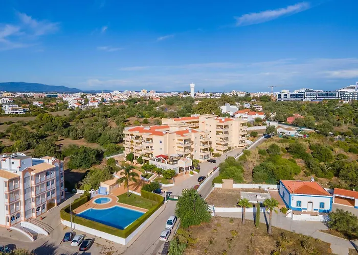 Apartment Sunny 1bdr Flat With Pool In Vau By Lovelystay