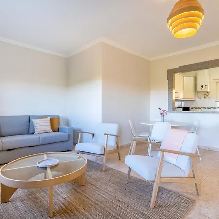 Sunny 1bdr Flat With Pool In Vau By Lovelystay Appartement Portimão