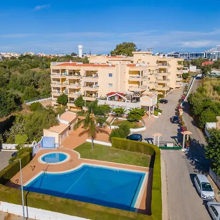 Sunny 1bdr Flat With Pool In Vau By Lovelystay Appartement Portimão