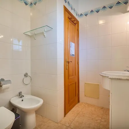 Sunny 1bdr Flat With Pool In Vau By Lovelystay * פורטימאו